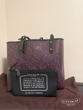 COACH  Reversable Tote Bag Floral or Black with Black Pouch Authentic